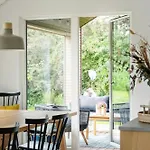 Modern With Personal Touch Near Ordrup Semesterbostad *